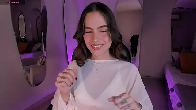 Snapshot of MarianneLane chatting on November 29, 2025, 10:46 pm MarianneLane online show from November 29, 2025, 10:46 pm