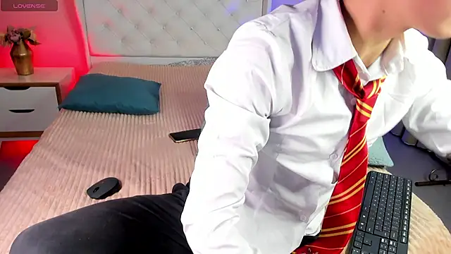 Snapshot of cherryy_boy chatting on November 22, 2025, 10:42 pm cherryy boy online show from November 22, 2025, 10:42 pm