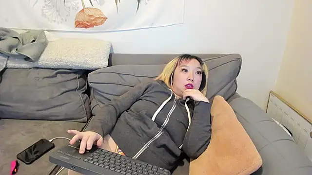 luxgray online show from February 16, 2025, 10:54 pm