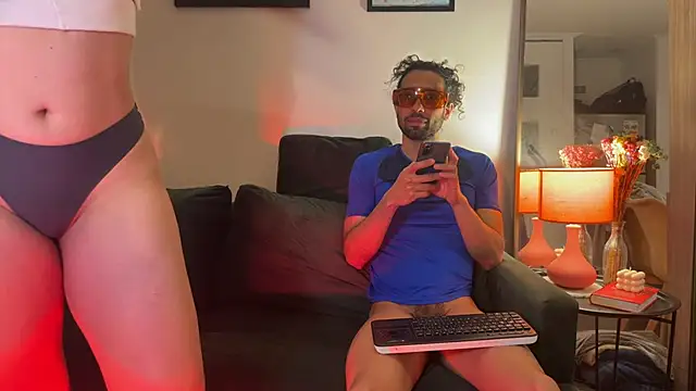 Snapshot of Redfloweer1 chatting on September 30, 2025, 1:10 am Redfloweer1 online show from September 30, 2025, 1:10 am