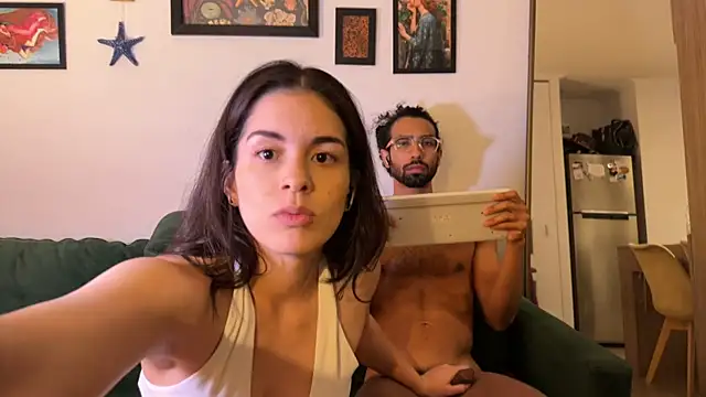 Redfloweer1 online show from April 18, 2026, 3:54 am