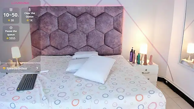 emmy lander online show from December 13, 2025, 7:53 pm