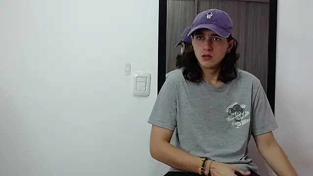 Snapshot of alex_connorr chatting on February 14, 2025, 8:37 pm alex connorr online show from February 14, 2025, 8:37 pm