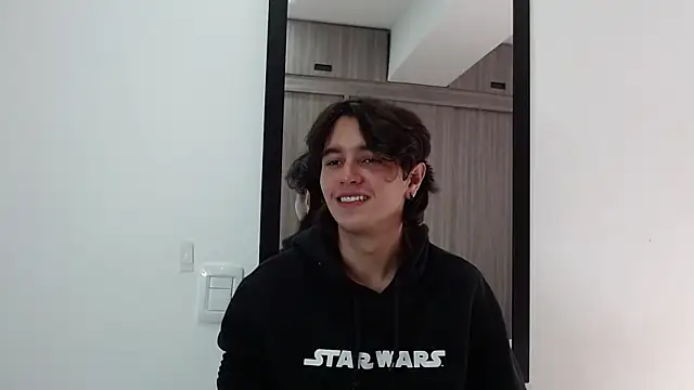 Snapshot of alex_connorr chatting on February 25, 2025, 2:44 pm alex connorr online show from February 25, 2025, 2:44 pm