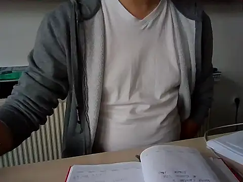 Snapshot of fikoivos chatting on September 19, 2025, 2:18 pm fikoivos online show from September 19, 2025, 2:18 pm