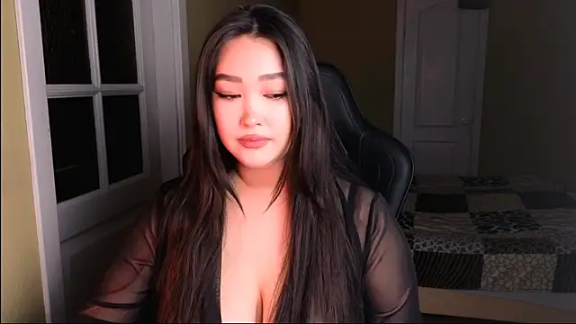 Snapshot of Erica_Wayne chatting on March 12, 2025, 12:36 pm Erica Wayne online show from March 12, 2025, 12:36 pm