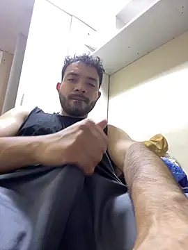 luisfer 98 online show from April 22, 2026, 6:05 am