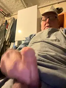 Snapshot of oldgayman chatting on October 25, 2025, 5:48 am oldgayman online show from October 25, 2025, 5:48 am