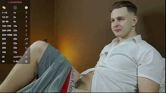 Snapshot of charlie_smiley chatting on December 5, 2024, 10:12 pm charlie smiley online show from December 5, 2024, 10:12 pm