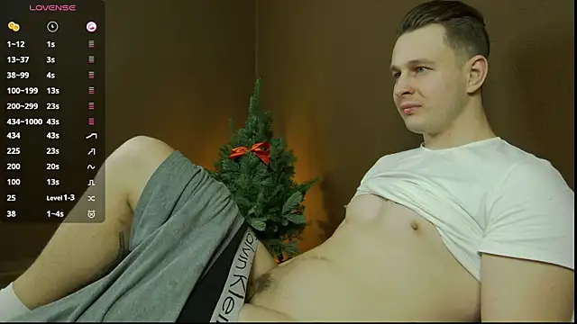 Snapshot of charlie_smiley chatting on December 16, 2024, 4:45 am charlie smiley online show from December 16, 2024, 4:45 am