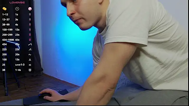 Snapshot of charlie_smiley chatting on January 16, 2025, 2:51 am charlie smiley online show from January 16, 2025, 2:51 am