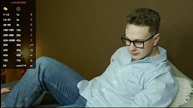 Snapshot of charlie_smiley chatting on November 23, 2025, 7:24 pm charlie smiley online show from November 23, 2025, 7:24 pm