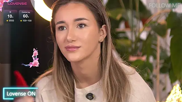 EmilyRaymont online show from December 17, 2025, 10:32 am