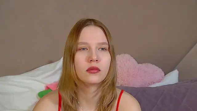 LiliLinn online show from March 31, 2026, 5:08 am