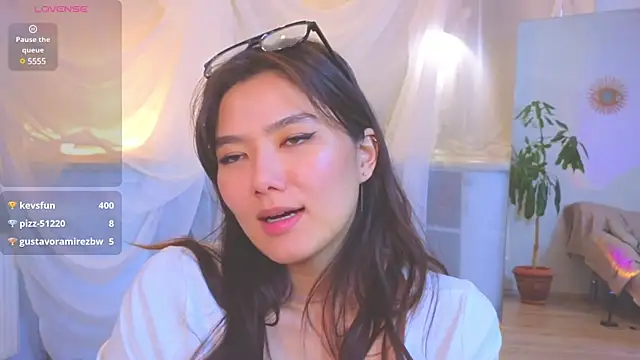 EmmaFisherf online show from March 17, 2025, 9:12 am