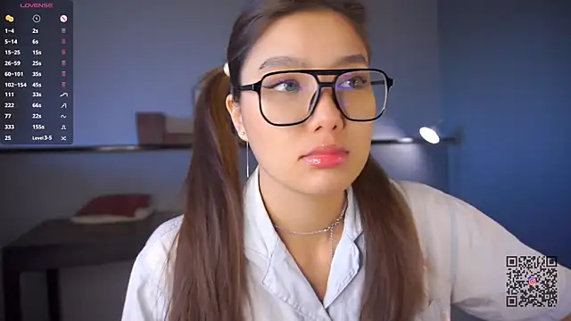 EmmaFisherf online show from September 12, 2025, 3:06 am