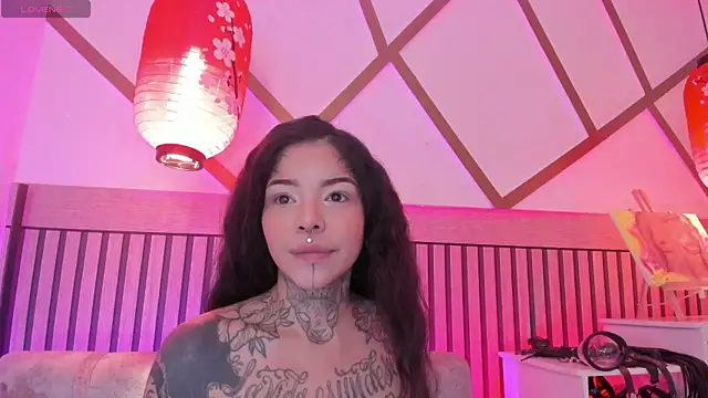 Snapshot of NinaInk chatting on July 5, 2026, 1:40 pm NinaInk online show from July 5, 2026, 1:40 pm