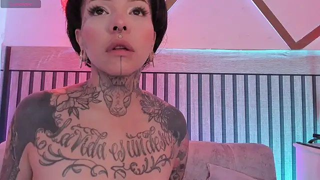 Snapshot of NinaInk chatting on July 18, 2026, 4:22 pm NinaInk online show from July 18, 2026, 4:22 pm