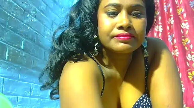 Snapshot of sexy_roma chatting on December 3, 2024, 6:49 pm sexy roma online show from December 3, 2024, 6:49 pm