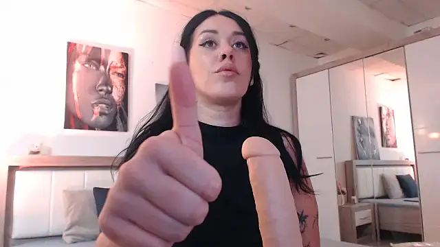 Snapshot of LaylaCruzRose chatting on January 5, 2025, 4:36 am LaylaCruzRose online show from January 5, 2025, 4:36 am