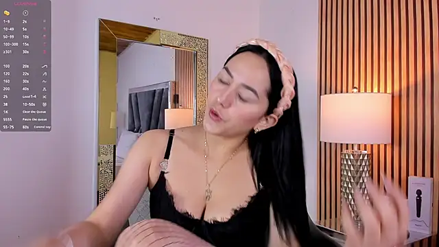 Snapshot of hazel_ross_tcw chatting on January 25, 2025, 1:41 pm hazel ross tcw online show from January 25, 2025, 1:41 pm