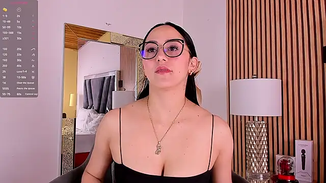 Snapshot of hazel_ross_tcw chatting on February 5, 2025, 1:33 pm hazel ross tcw online show from February 5, 2025, 1:33 pm