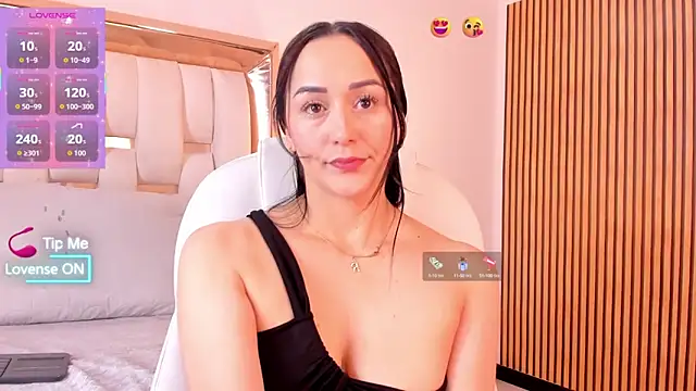 Snapshot of hazel_ross_tcw chatting on October 16, 2025, 2:07 pm hazel ross tcw online show from October 16, 2025, 2:07 pm