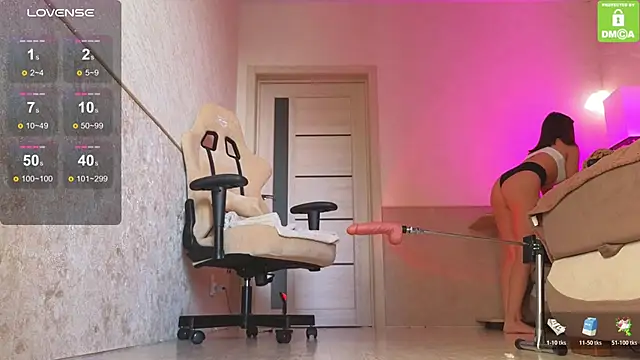 Katy perry  online show from December 1, 2025, 6:18 am