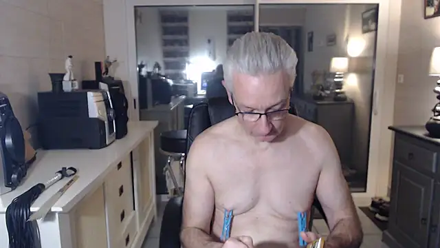 Snapshot of Goduleur69 chatting on December 1, 2024, 7:47 pm Goduleur69 online show from December 1, 2024, 7:47 pm