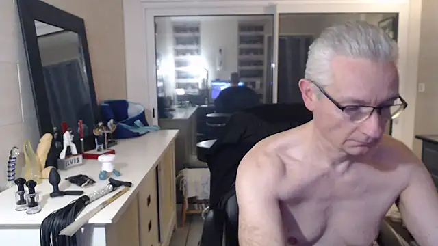 Snapshot of Goduleur69 chatting on January 18, 2025, 11:00 pm Goduleur69 online show from January 18, 2025, 11:00 pm