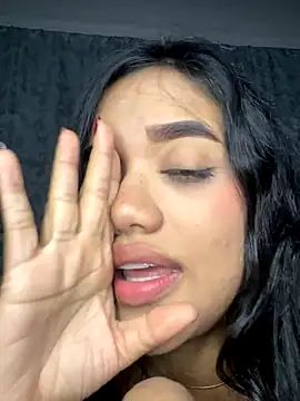 ElaEndez  online show from December 14, 2025, 1:33 am