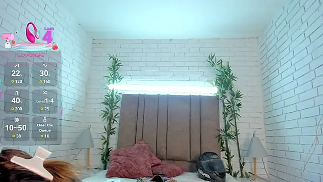 Snapshot of Alessia_Taylorr chatting on March 8, 2025, 6:05 pm Alessia Taylorr online show from March 8, 2025, 6:05 pm