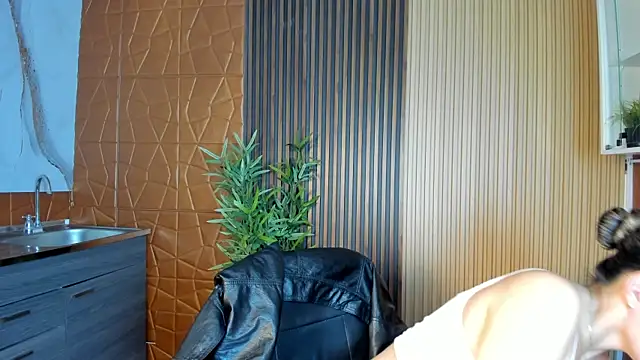 Snapshot of Alessia_Taylorr chatting on March 10, 2025, 11:10 am Alessia Taylorr online show from March 10, 2025, 11:10 am