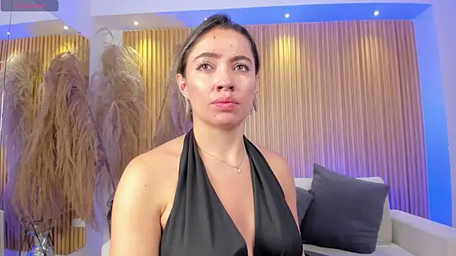 Snapshot of Alessia_Taylorr chatting on March 12, 2025, 11:20 am Alessia Taylorr online show from March 12, 2025, 11:20 am