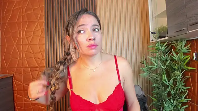 Snapshot of Alessia_Taylorr chatting on March 14, 2025, 11:56 am Alessia Taylorr online show from March 14, 2025, 11:56 am