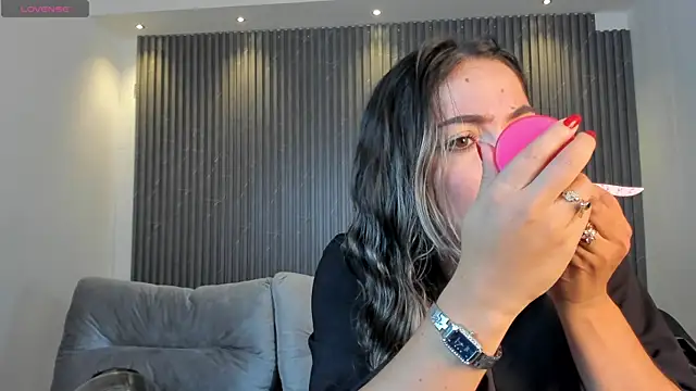 Snapshot of Alessia_Taylorr chatting on March 20, 2025, 11:38 am Alessia Taylorr online show from March 20, 2025, 11:38 am