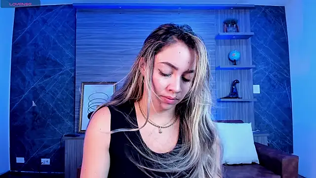 Snapshot of Alessia_Taylorr chatting on September 18, 2025, 11:45 am Alessia Taylorr online show from September 18, 2025, 11:45 am