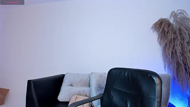 Snapshot of Alessia_Taylorr chatting on December 2, 2025, 11:48 am Alessia Taylorr online show from December 2, 2025, 11:48 am