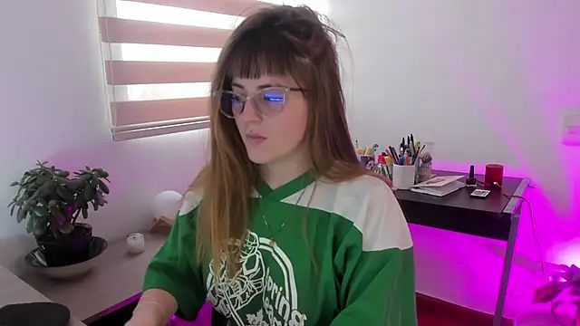 tekila   online show from April 15, 2026, 10:21 pm