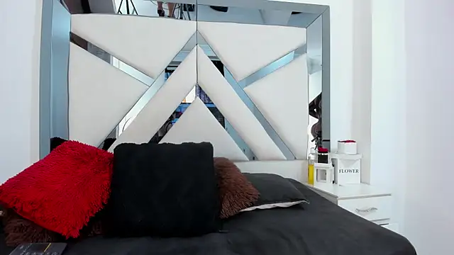 Snapshot of katherineFostel chatting on November 18, 2025, 6:01 pm katherineFostel online show from November 18, 2025, 6:01 pm