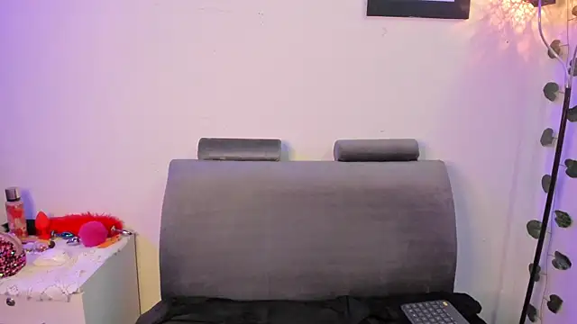 Snapshot of Camille_rose_ chatting on January 16, 2025, 4:49 am Camille rose online show from January 16, 2025, 4:49 am