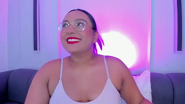 ellamontoya online show from November 23, 2025, 1:33 pm