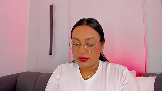 ellamontoya online show from November 27, 2025, 12:29 pm