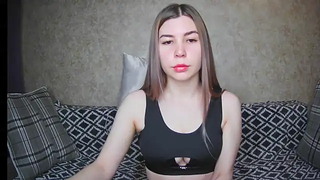 ElllaNuar online show from December 19, 2024, 1:39 am