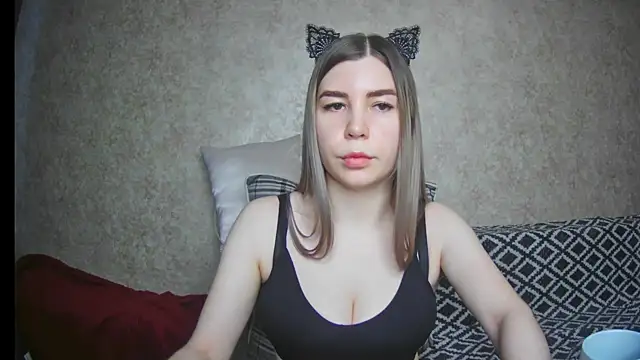 ElllaNuar online show from February 13, 2025, 4:22 am