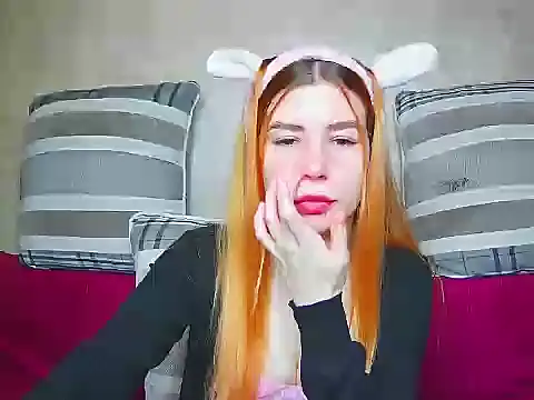 ElllaNuar online show from September 23, 2025, 1:52 am