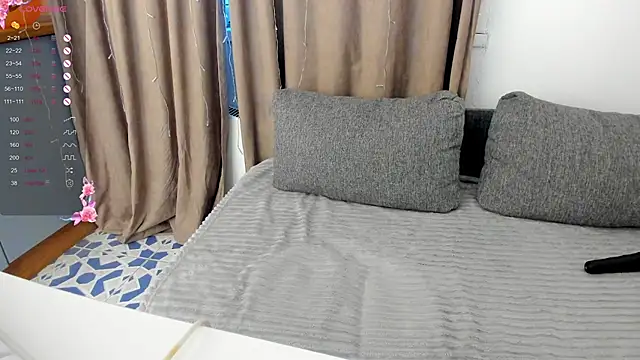 Snapshot of miissblonde chatting on November 10, 2025, 2:10 am miissblonde online show from November 10, 2025, 2:10 am