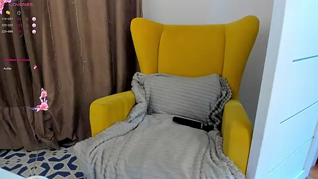 Snapshot of miissblonde chatting on November 12, 2025, 3:29 am miissblonde online show from November 12, 2025, 3:29 am