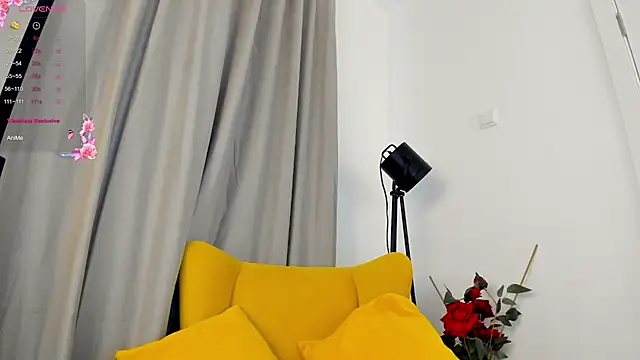 Snapshot of miissblonde chatting on November 17, 2025, 2:39 am miissblonde online show from November 17, 2025, 2:39 am