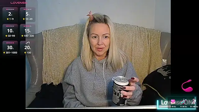 Snapshot of Angelamariexox chatting on October 21, 2025, 4:51 pm Angelamariexox online show from October 21, 2025, 4:51 pm